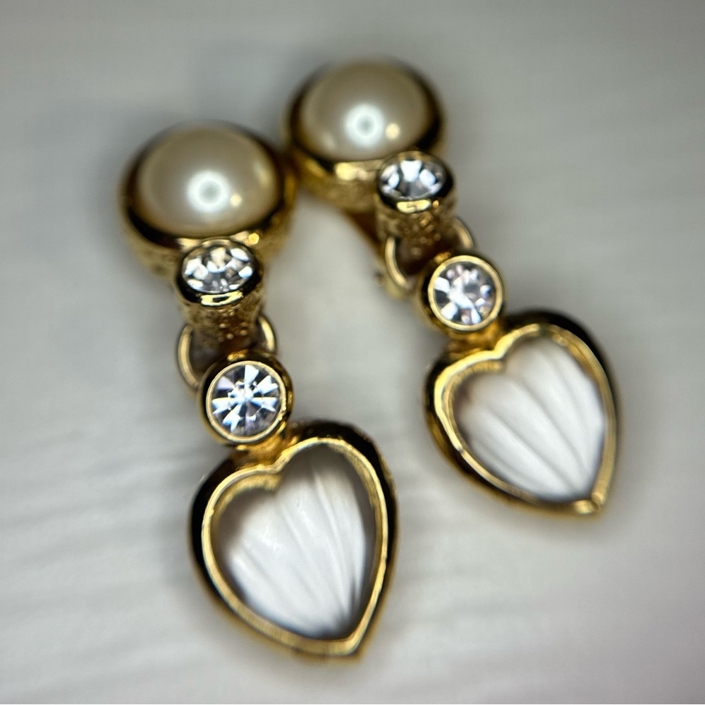 DIOR Vintage Gold and Pearl Heart Drop Earrings - Picture 3 of 7